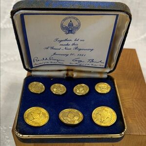 1981 Reagan Bush First inauguration buttons in case.